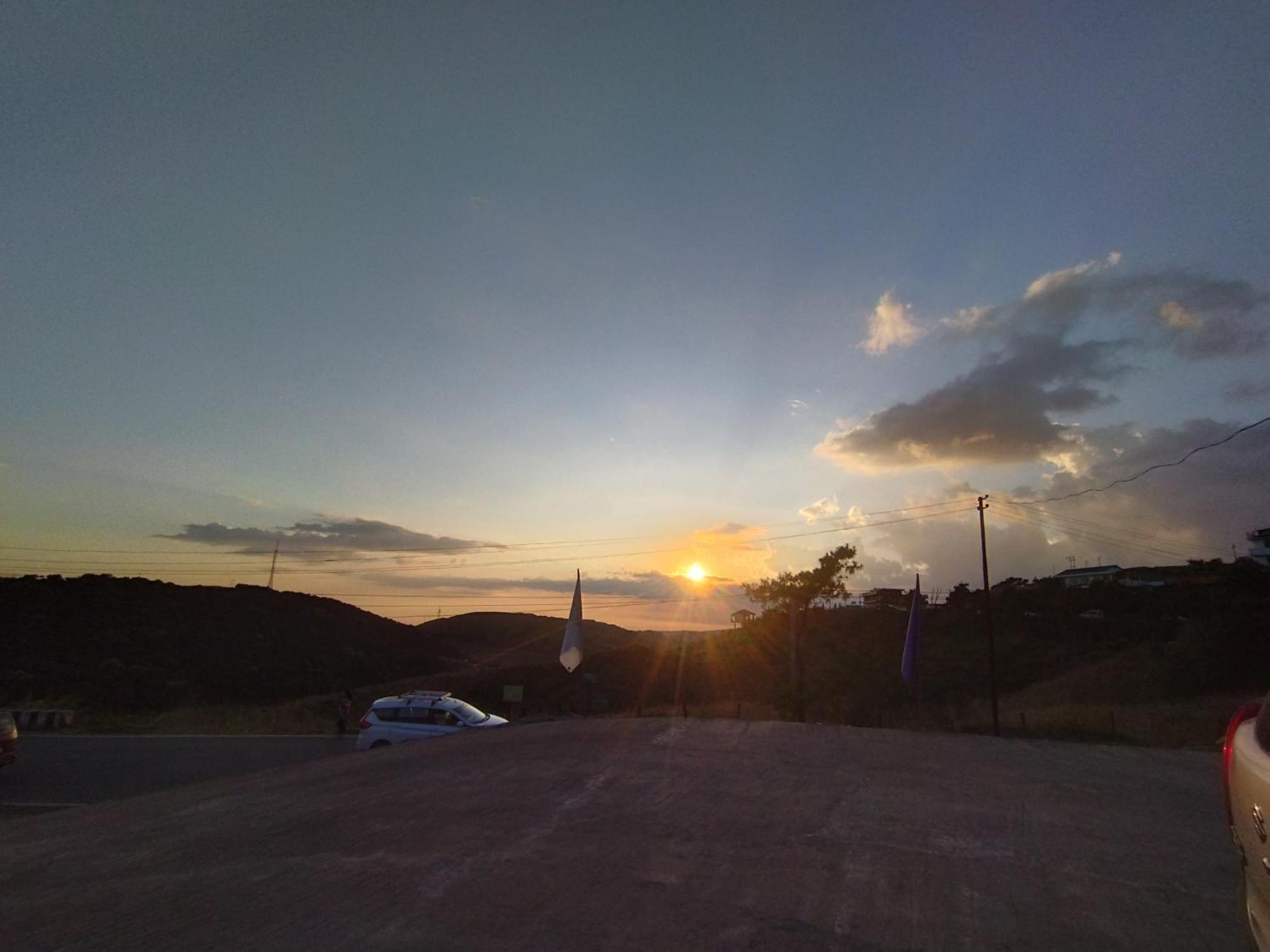 Sunset View Guest House Çerapunçi Dış mekan fotoğraf